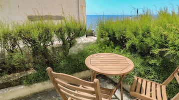 Cottage | Property grounds