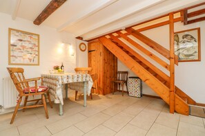 Cottage | Dining
