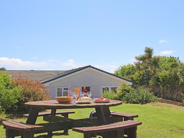 Property grounds - Carne Vue (Penzance)