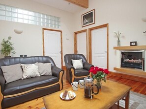 Cottage | Living room | TV, DVD player