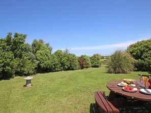 Outdoor dining - Carne Vue (Penzance)