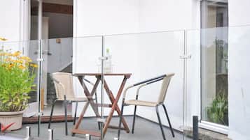 Cottage | Tempat makan luar