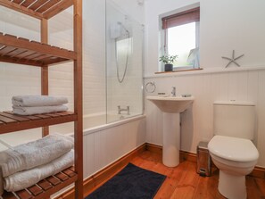 Bathroom - Honeysuckle Cottage (Helston)
