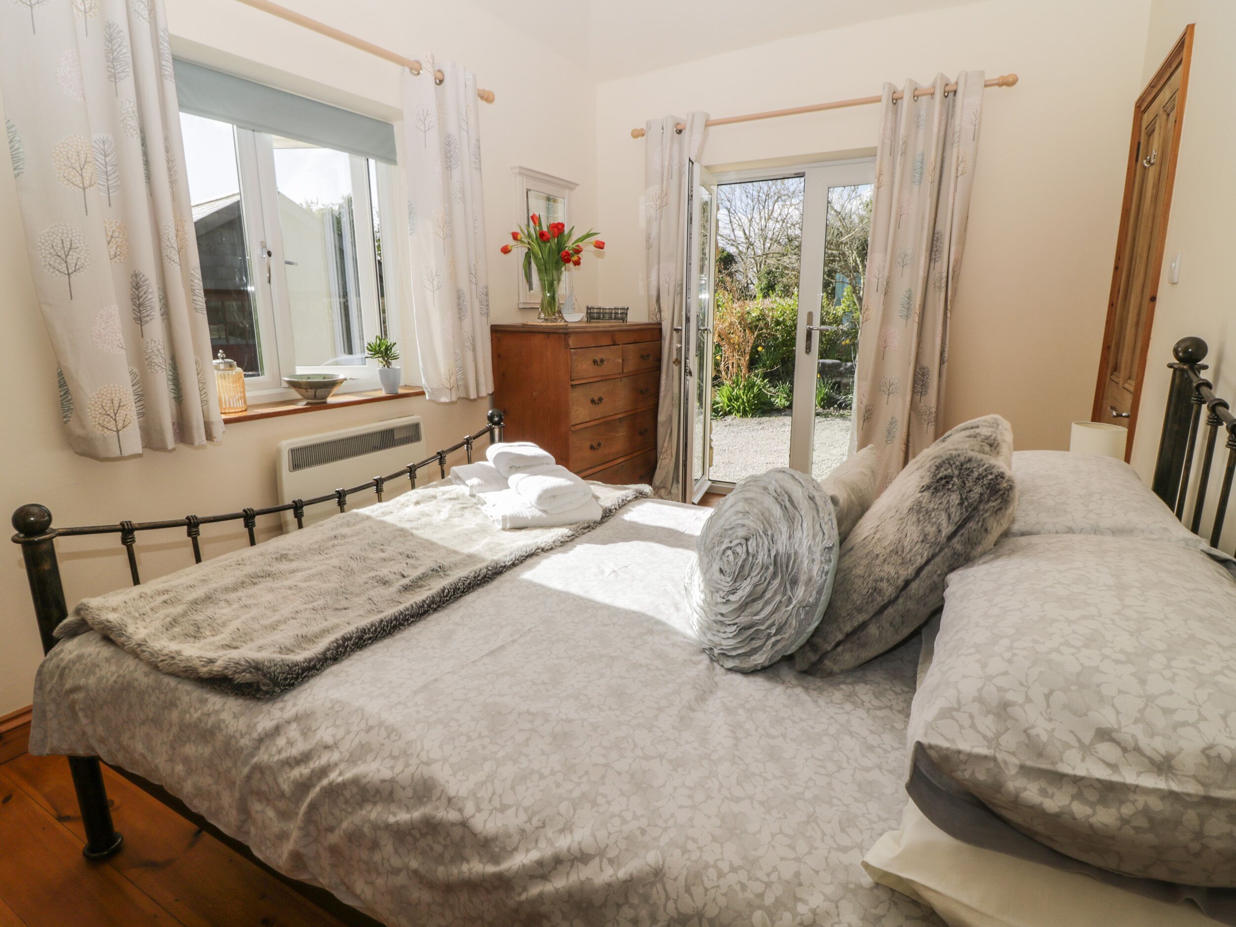 Casa de campo | 2 dormitorios, decoración individual, mobiliario individual