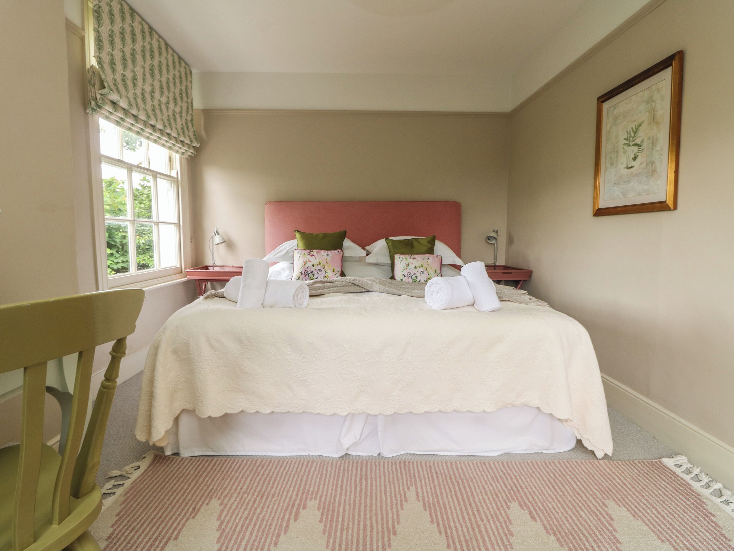 2 habitaciones, decoración personalizada y muebles diferentes 