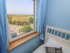 Cottage | 3 bedrooms, individually decorated, individually furnished, free WiFi
