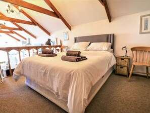 1 habitación, decoración personalizada y muebles diferentes 