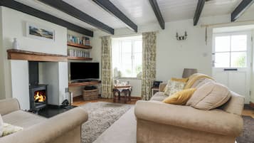 Cottage | Living area