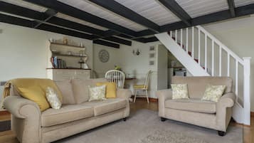 Cottage | Living area
