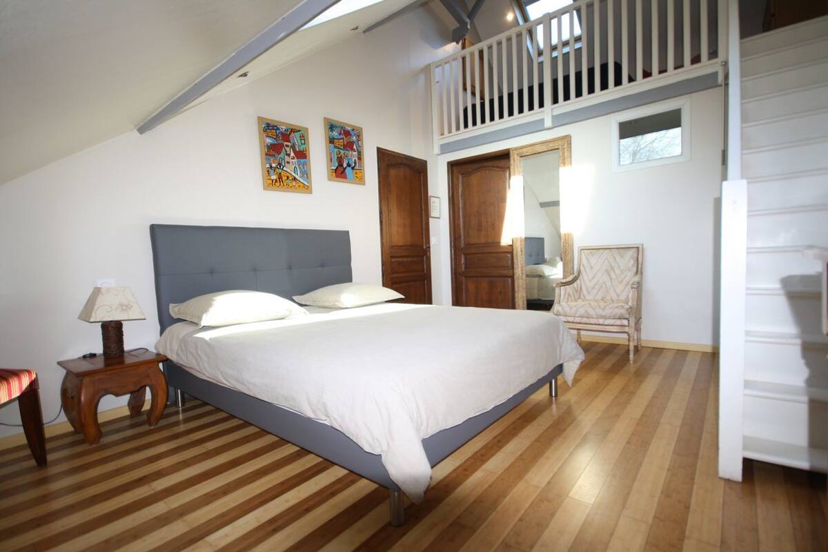 더블룸 (Duplex) | 미니바, 객실 내 금고, 각각 다른 스타일의 인테리어, 각각 다르게 가구 비치