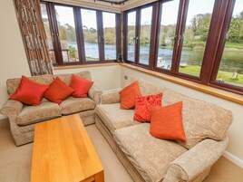 Cottage | Living area | TV