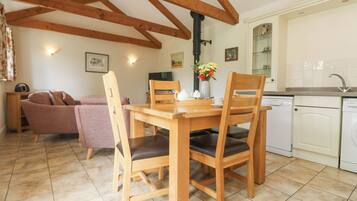 Cottage | Dining