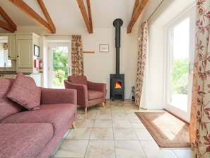 Cottage | Living area - Wagon House (Lostwithiel)