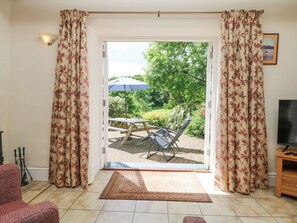 Cottage | Living area - Wagon House (Lostwithiel)