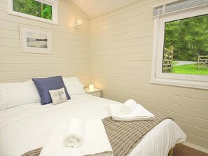 2 bedrooms, individually decorated, individually furnished, free WiFi