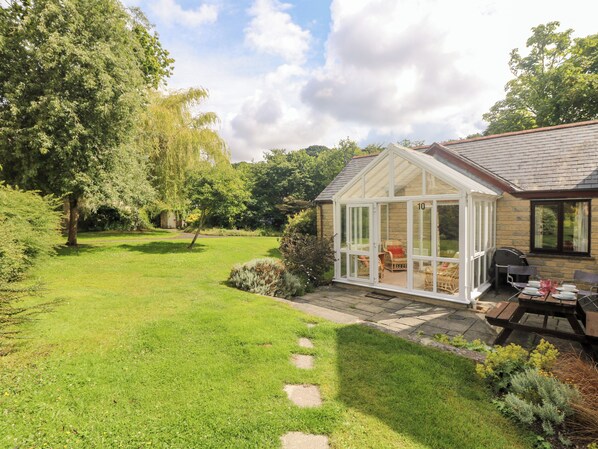 Cottage | Outdoor dining