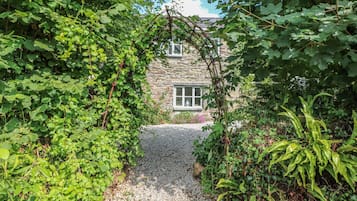Cottage | Property grounds