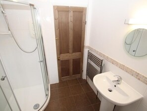 Cottage | Bathroom