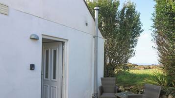 Cottage | Property grounds