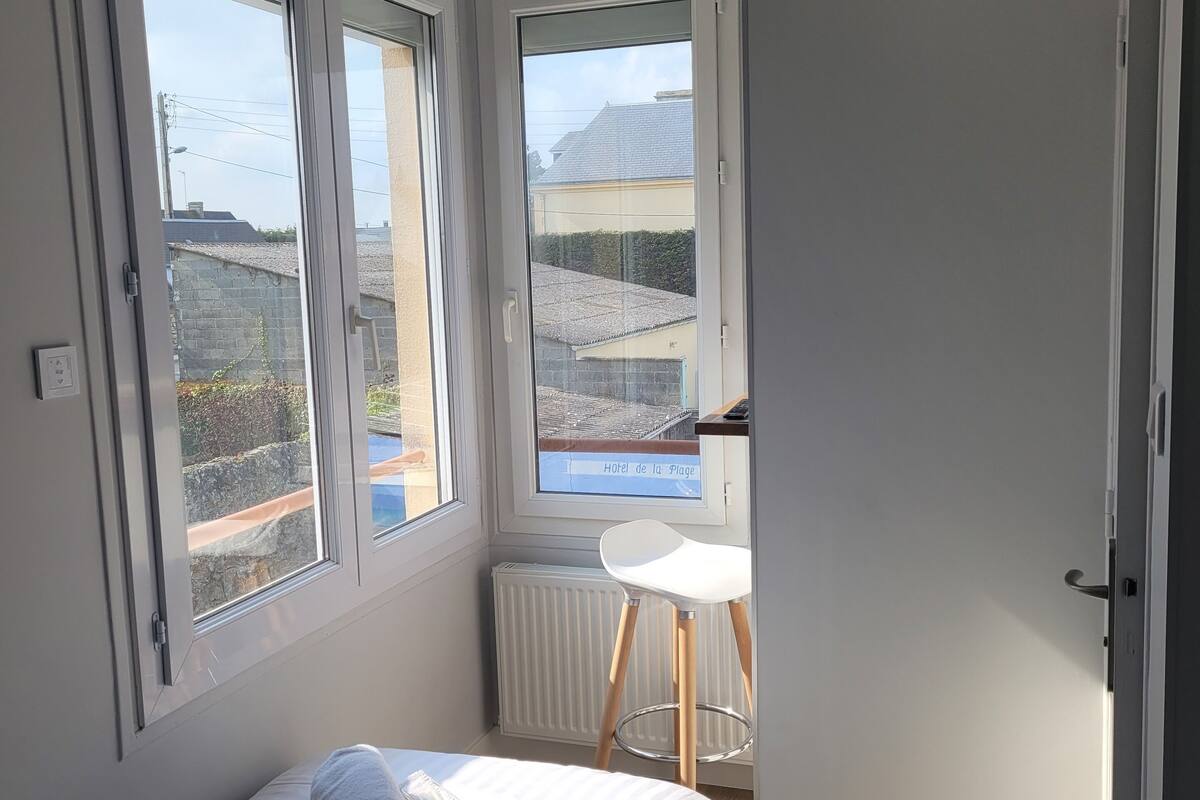 single room (2) | individually decorated, individually furnished, desk, blackout curtains