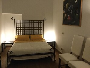 Apartment | Schallisolierte Zimmer, kostenloses WLAN, Bettwäsche