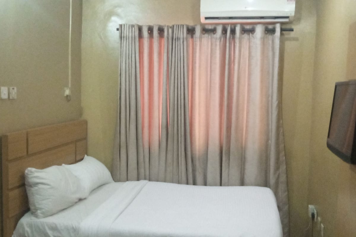 Basic Room | 1 bedroom, Egyptian cotton sheets, premium bedding, memory-foam beds