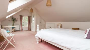 Cottage | Interior