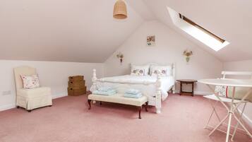 Cottage | 1 bedroom, individually decorated, individually furnished