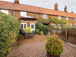 Cottage | Property grounds