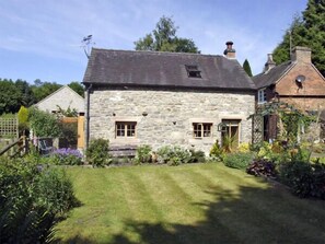 Cottage | Interior - Church Barn (Ashbourne)