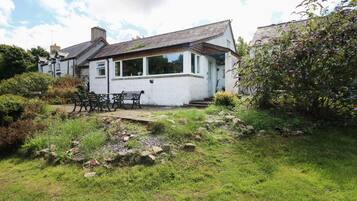 Cottage | Front of property