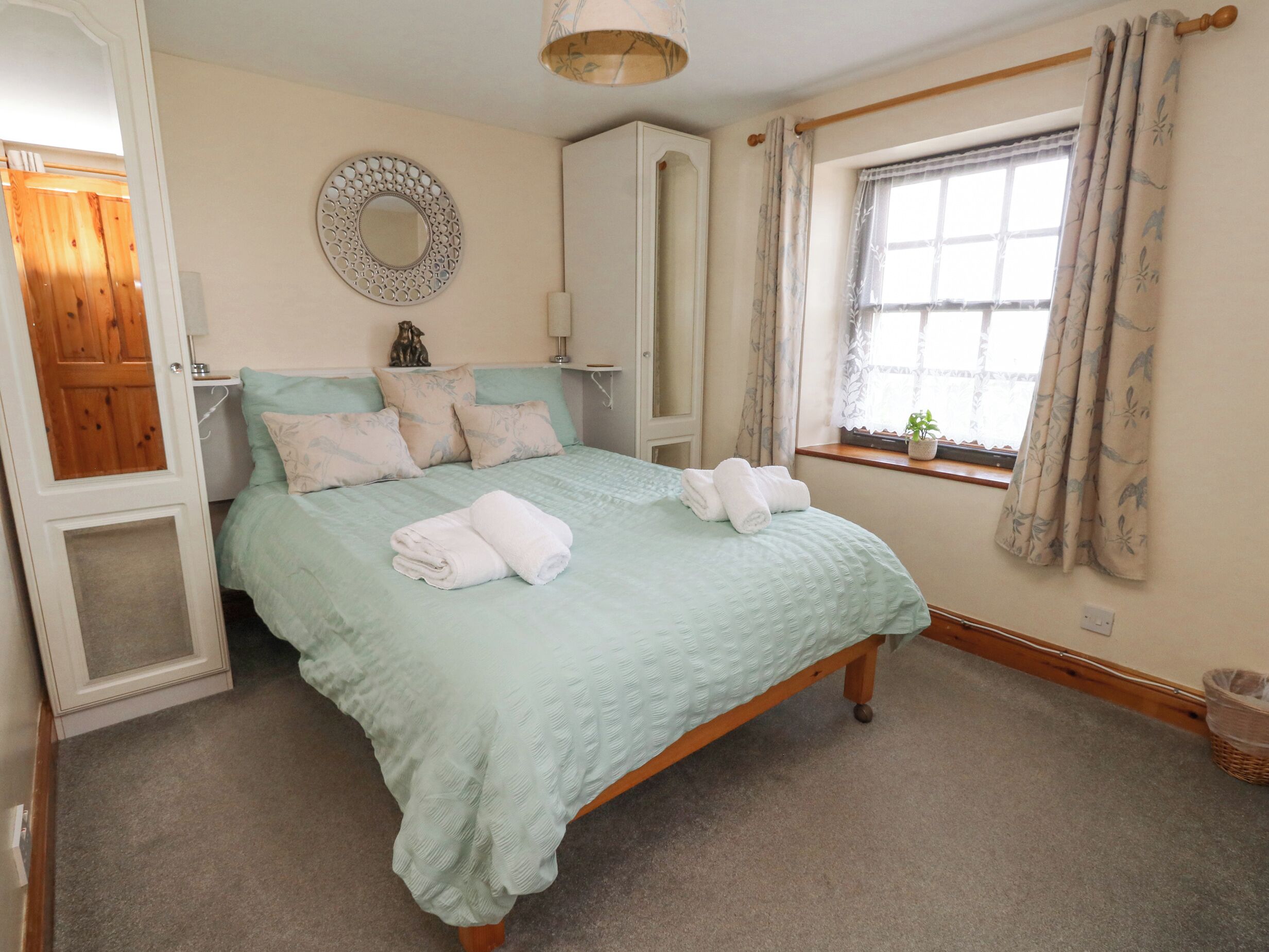 2 bedrooms, individually decorated, individually furnished, free WiFi