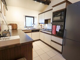 Casa de campo | Cozinha privada | Geladeira, lava-louças, chaleira elétrica, torradeira