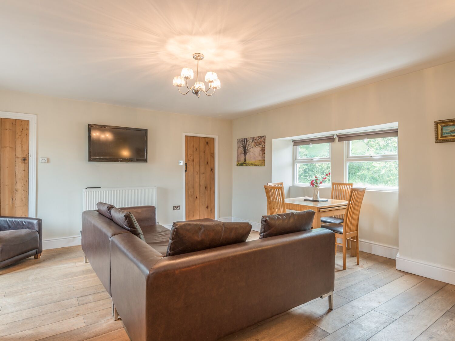 Cottage | Living room | TV