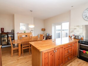 Cottage | Interior - Lightkeeper House (Morpeth)