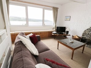 Cottage | Living room - Top Flat (Tighnabruaich)