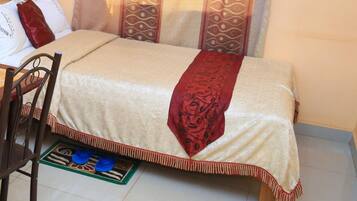 Standard Double Room | Bed sheets