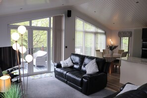 Cottage | Interior - High View Lodge (Windermere)