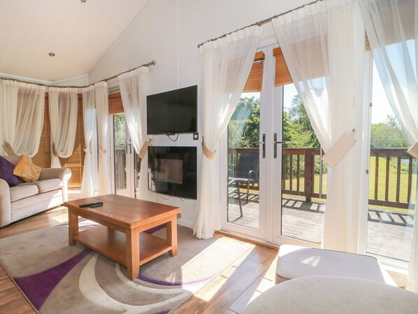 Living area - Bramley Lodge (Weston-super-Mare)