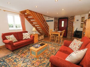 Cottage | Living area | TV, DVD player