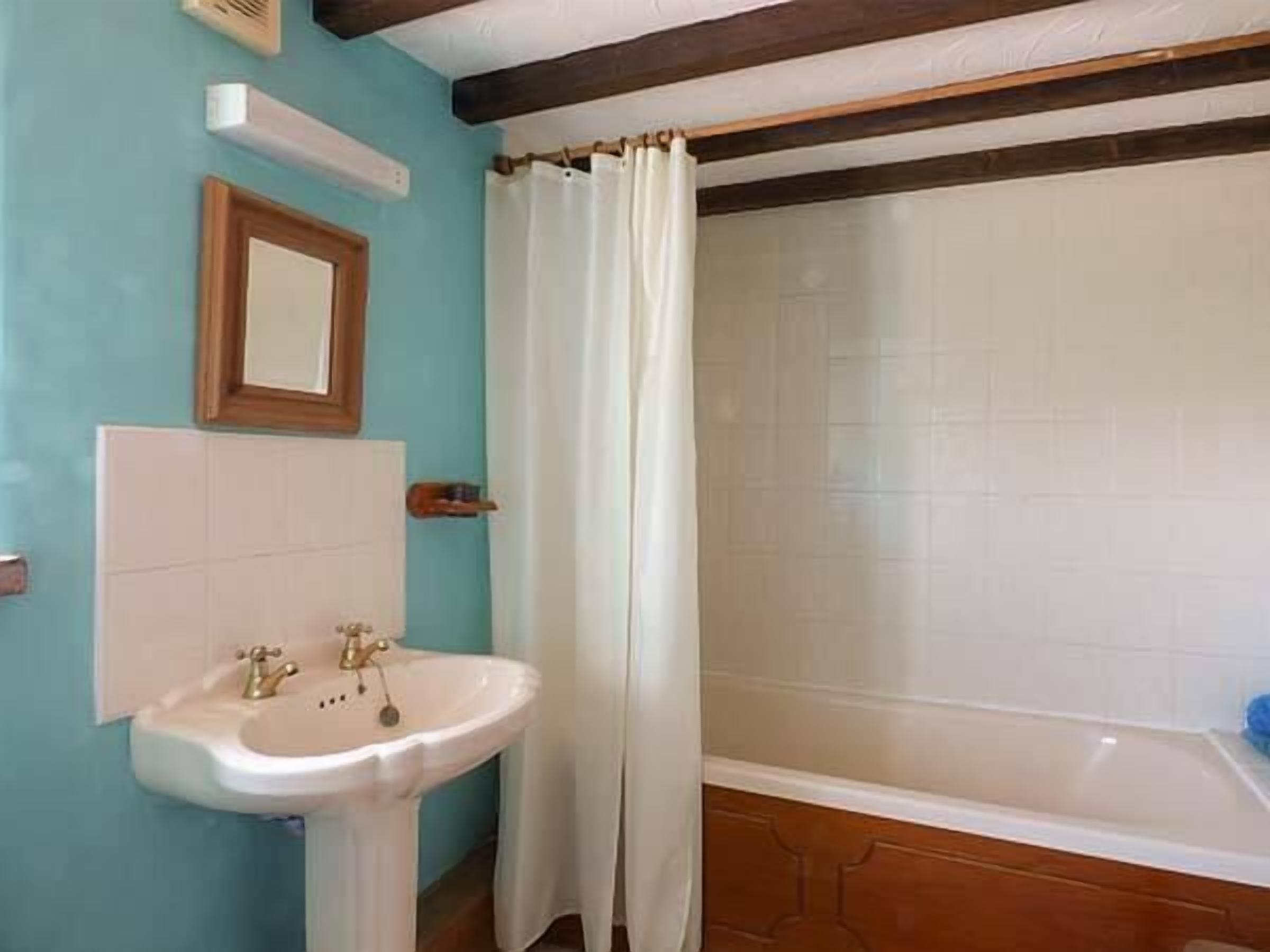 Cottage | Bathroom | Shower