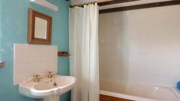 Cottage | Bathroom | Shower