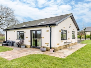 Cottage | Exterior - Sunnyside Shreyas (Blackburn)