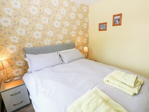 Cottage | 2 bedrooms, individually decorated, individually furnished, free WiFi