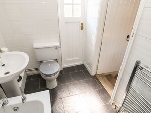Cottage | Bathroom | Shower - Meadows Edge (Bishop Auckland)
