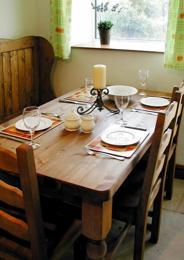 Ferienhaus | Essbereich im Zimmer