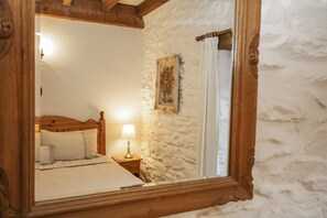 Cottage | Individually decorated, individually furnished, free WiFi