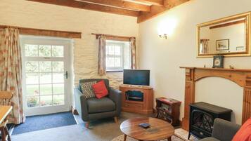 Cottage | Living area | TV