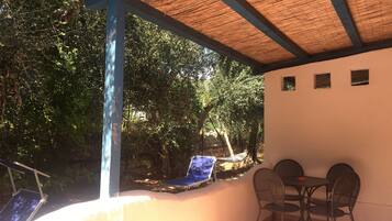 Family Room | Terrace/patio