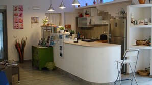 Quầy tiếp tân